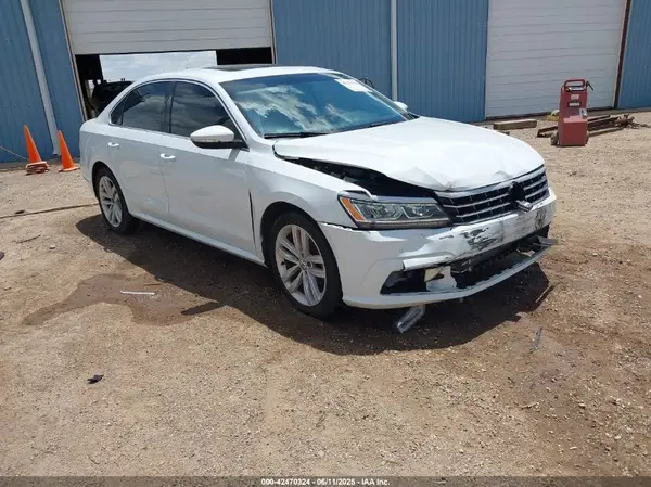 1VWBA7A32JC021923 2018 VOLKSWAGEN PASSAT - Image 1