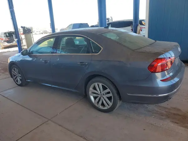 1VWBA7A32JC023445 2018 VOLKSWAGEN PASSAT - Image 2