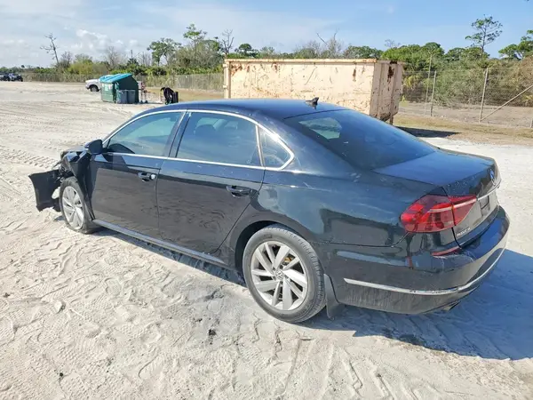1VWBA7A32JC024580 2018 VOLKSWAGEN PASSAT - Image 2