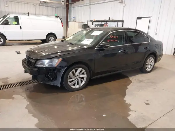 1VWBA7A32JC024708 2018 VOLKSWAGEN PASSAT - Image 2