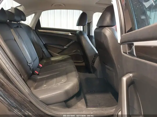 1VWBA7A32JC024708 2018 VOLKSWAGEN PASSAT - Image 8