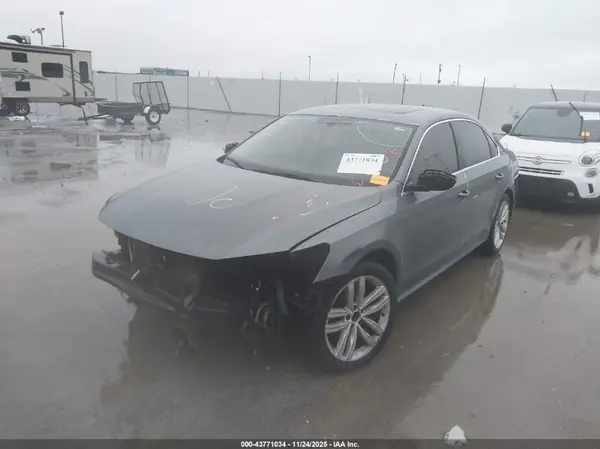 1VWBA7A32JC025194 2018 VOLKSWAGEN PASSAT - Image 2