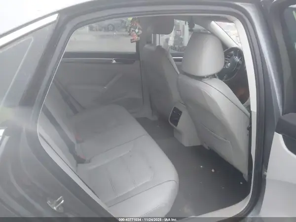 1VWBA7A32JC025194 2018 VOLKSWAGEN PASSAT - Image 8