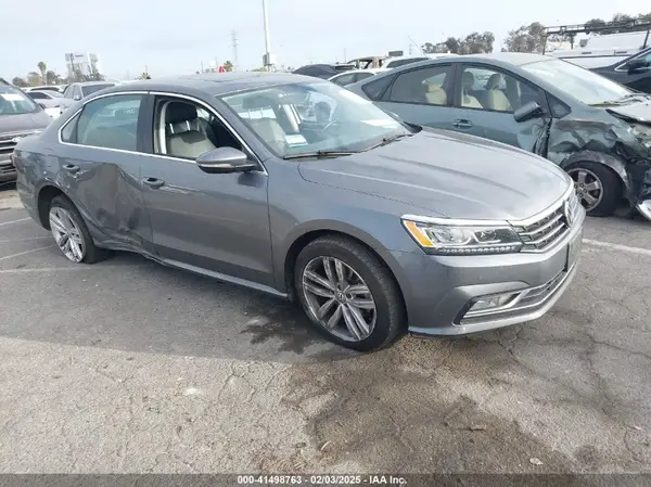 1VWBA7A32JC027527 2018 VOLKSWAGEN PASSAT - Image 1