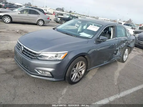 1VWBA7A32JC027527 2018 VOLKSWAGEN PASSAT - Image 2