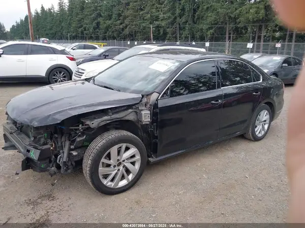 1VWBA7A32JC032517 2018 VOLKSWAGEN PASSAT - Image 2