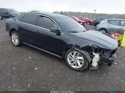 1VWBA7A32JC036101 2018 VOLKSWAGEN PASSAT