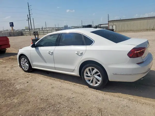1VWBA7A32JC039113 2018 VOLKSWAGEN PASSAT - Image 2