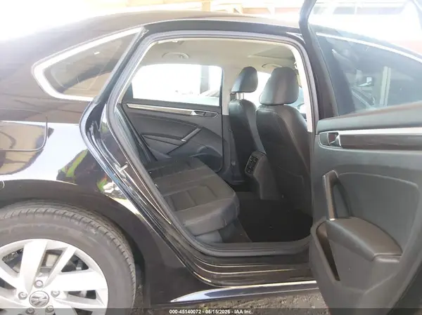 1VWBA7A32JC044165 2018 VOLKSWAGEN PASSAT - Image 8