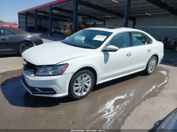 1VWBA7A33JC002670 2018 VOLKSWAGEN PASSAT - Image 2