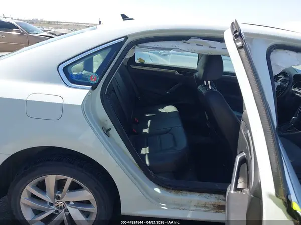 1VWBA7A33JC002670 2018 VOLKSWAGEN PASSAT - Image 8