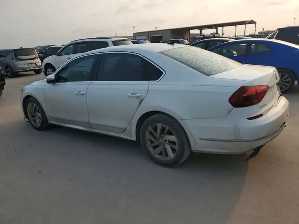 1VWBA7A33JC002703 2018 VOLKSWAGEN PASSAT - Image 2