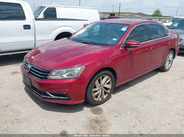 1VWBA7A33JC003768 2018 VOLKSWAGEN PASSAT - Image 2