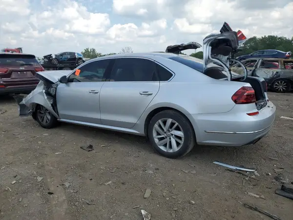 1VWBA7A33JC005844 2018 VOLKSWAGEN PASSAT - Image 2