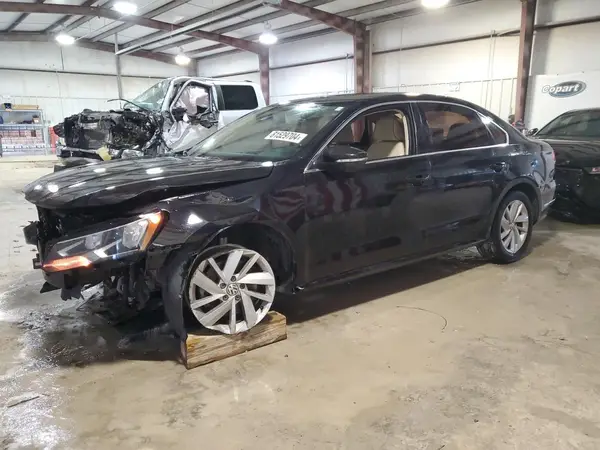 1VWBA7A33JC006329 2018 VOLKSWAGEN PASSAT - Image 1