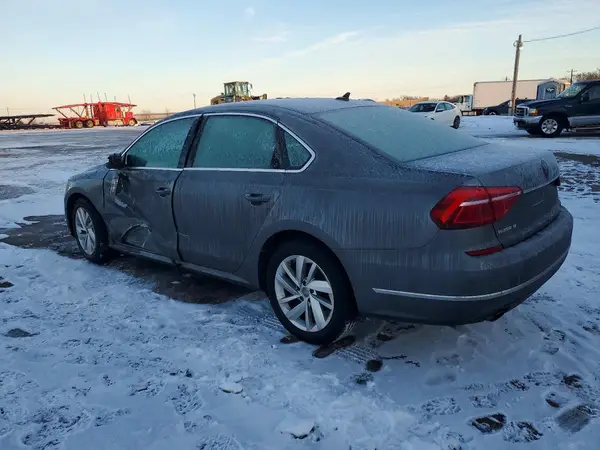 1VWBA7A33JC008856 2018 VOLKSWAGEN PASSAT - Image 2