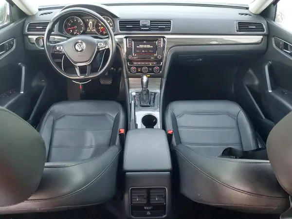 1VWBA7A33JC008856 2018 VOLKSWAGEN PASSAT - Image 8
