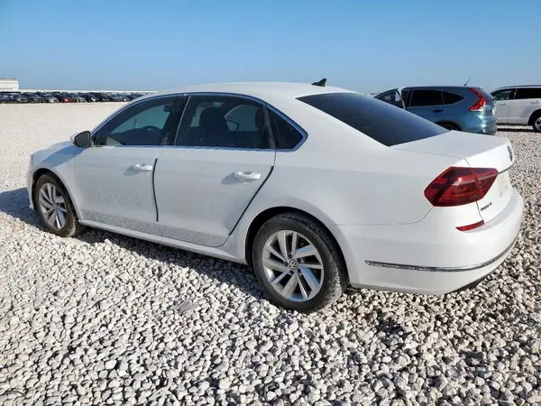 1VWBA7A33JC009036 2018 VOLKSWAGEN PASSAT - Image 2