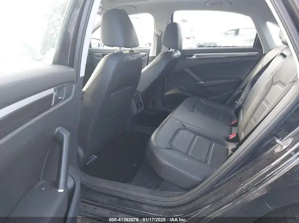 1VWBA7A33JC009425 2018 VOLKSWAGEN PASSAT - Image 8