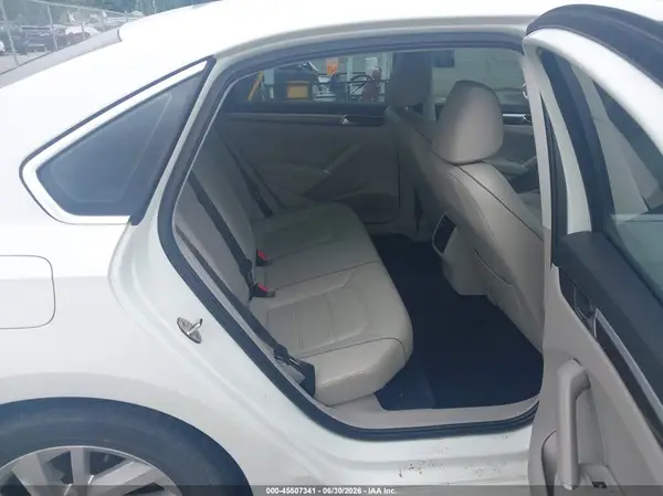 1VWBA7A33JC011479 2018 VOLKSWAGEN PASSAT - Image 8