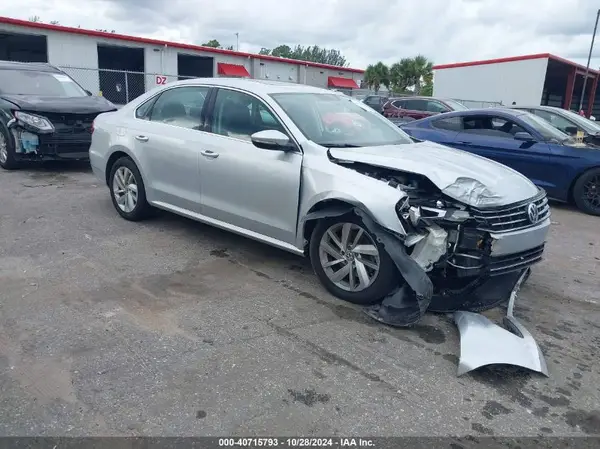 1VWBA7A33JC014995 2018 VOLKSWAGEN PASSAT - Image 1