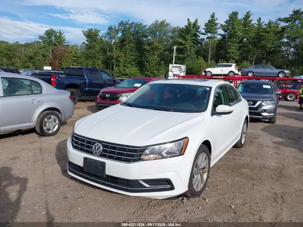 1VWBA7A33JC015287 2018 VOLKSWAGEN PASSAT - Image 2