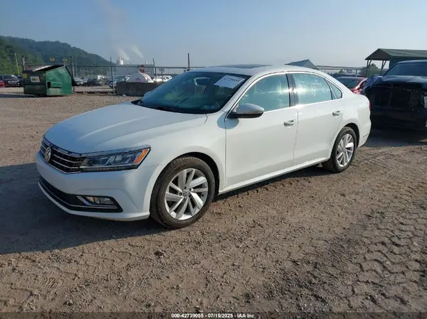 1VWBA7A33JC019789 2018 VOLKSWAGEN PASSAT - Image 2