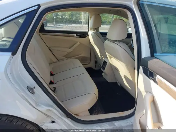 1VWBA7A33JC019789 2018 VOLKSWAGEN PASSAT - Image 8