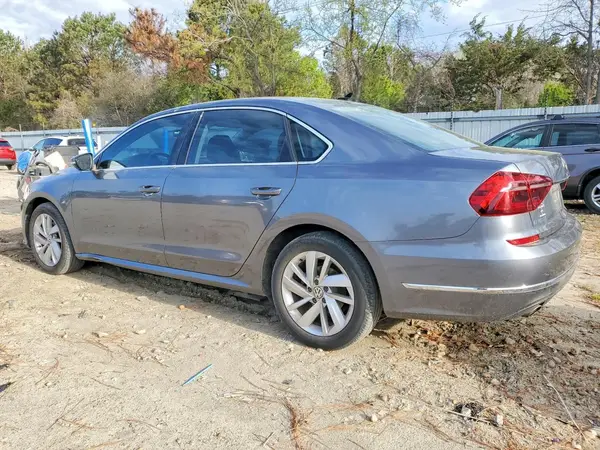 1VWBA7A33JC021588 2018 VOLKSWAGEN PASSAT - Image 2