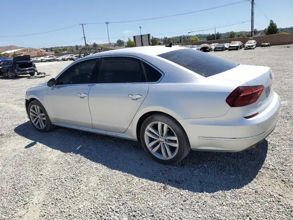 1VWBA7A33JC022899 2018 VOLKSWAGEN PASSAT - Image 2