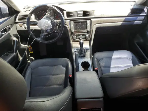 1VWBA7A33JC022899 2018 VOLKSWAGEN PASSAT - Image 8