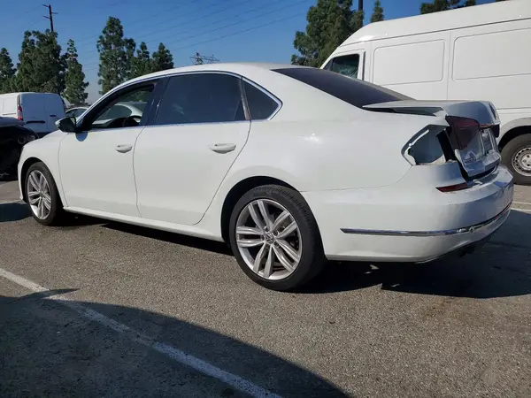 1VWBA7A33JC023406 2018 VOLKSWAGEN PASSAT - Image 2