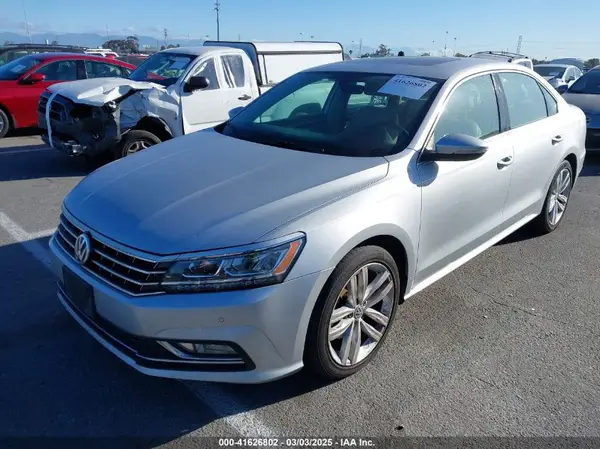 1VWBA7A33JC026032 2018 VOLKSWAGEN PASSAT - Image 2