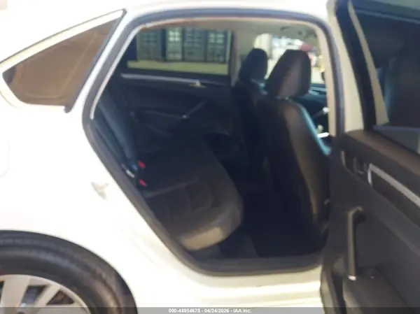 1VWBA7A33JC031022 2018 VOLKSWAGEN PASSAT - Image 8