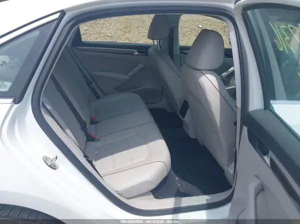 1VWBA7A33JC032316 2018 VOLKSWAGEN PASSAT - Image 8