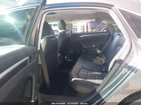 1VWBA7A33JC033434 2018 VOLKSWAGEN PASSAT - Image 8