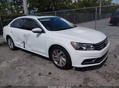 1VWBA7A33JC033806 2018 VOLKSWAGEN PASSAT