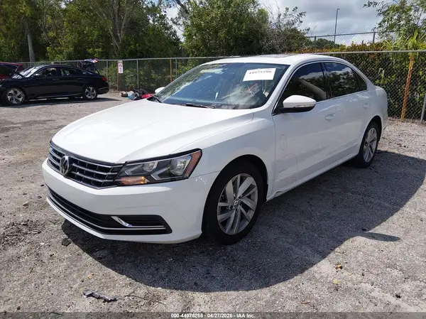 1VWBA7A33JC033806 2018 VOLKSWAGEN PASSAT - Image 2