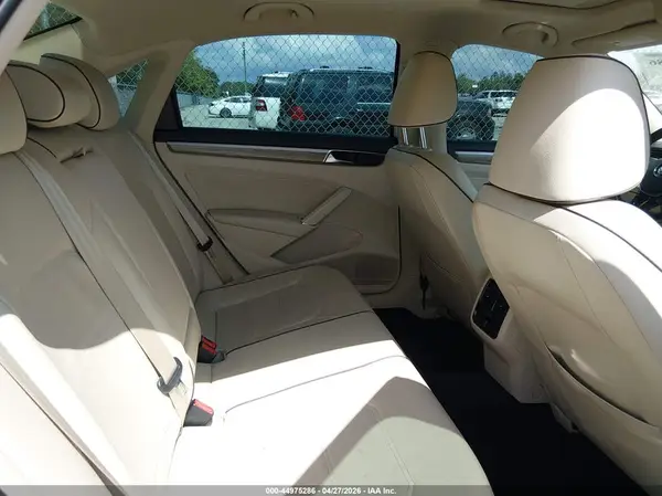 1VWBA7A33JC033806 2018 VOLKSWAGEN PASSAT - Image 8