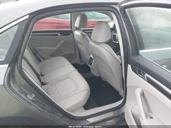 1VWBA7A33JC033966 2018 VOLKSWAGEN PASSAT - Image 8