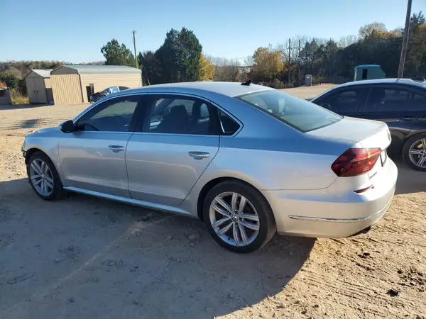 1VWBA7A33JC036494 2018 VOLKSWAGEN PASSAT - Image 2