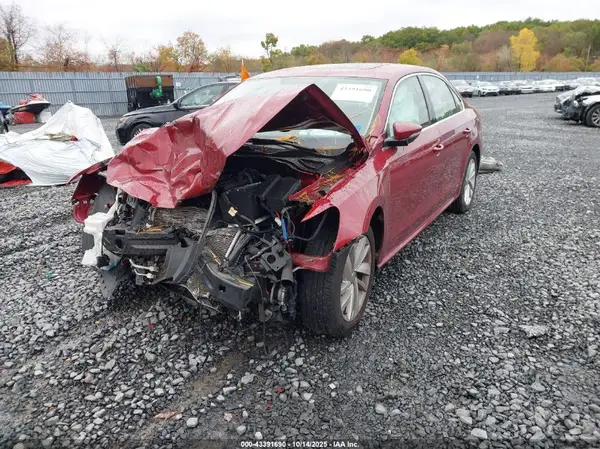 1VWBA7A33JC038472 2018 VOLKSWAGEN PASSAT - Image 2