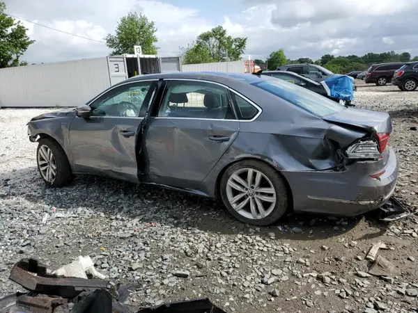 1VWBA7A33JC043994 2018 VOLKSWAGEN PASSAT - Image 2