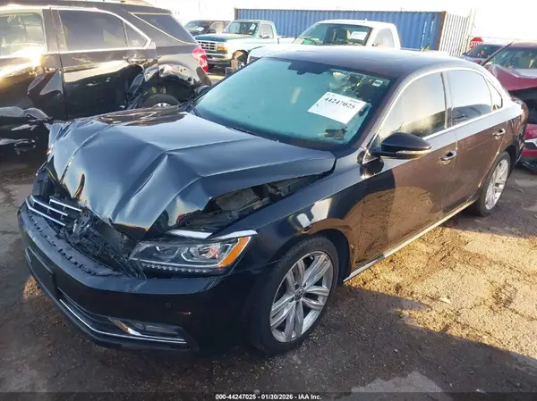 1VWBA7A33JC044126 2018 VOLKSWAGEN PASSAT - Image 2