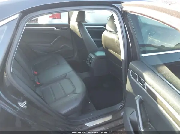 1VWBA7A33JC044126 2018 VOLKSWAGEN PASSAT - Image 8