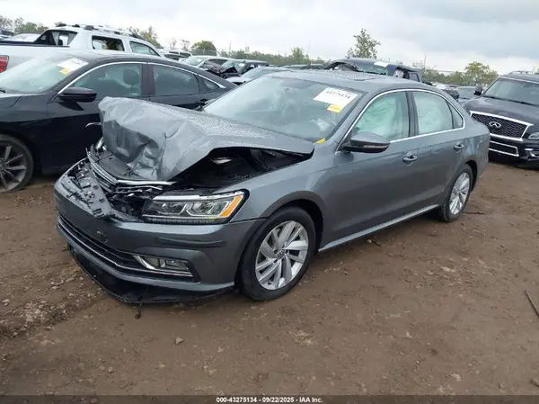 1VWBA7A33JC045406 2018 VOLKSWAGEN PASSAT - Image 2