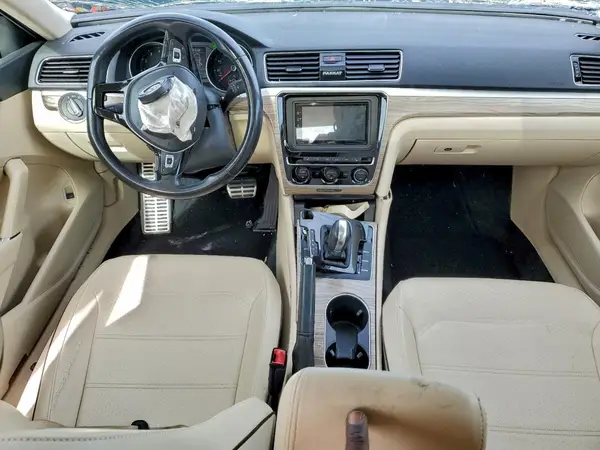 1VWBA7A33JC045888 2018 VOLKSWAGEN PASSAT - Image 8
