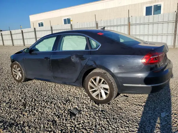 1VWBA7A33JC048211 2018 VOLKSWAGEN PASSAT - Image 2