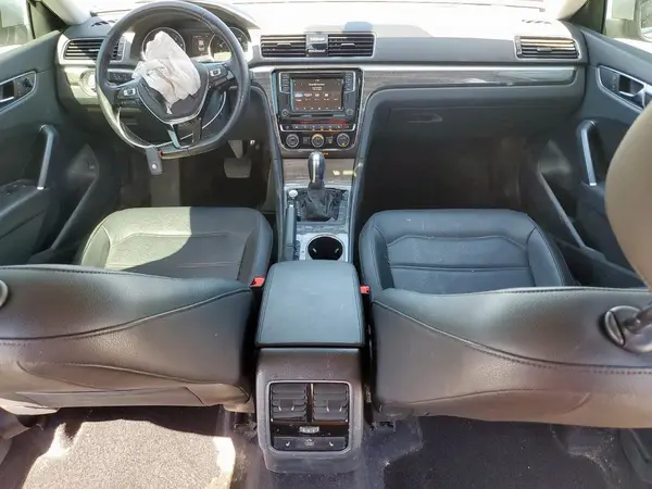 1VWBA7A34JC000944 2018 VOLKSWAGEN PASSAT - Image 8