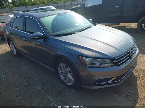 1VWBA7A34JC002712 2018 VOLKSWAGEN PASSAT - Image 1